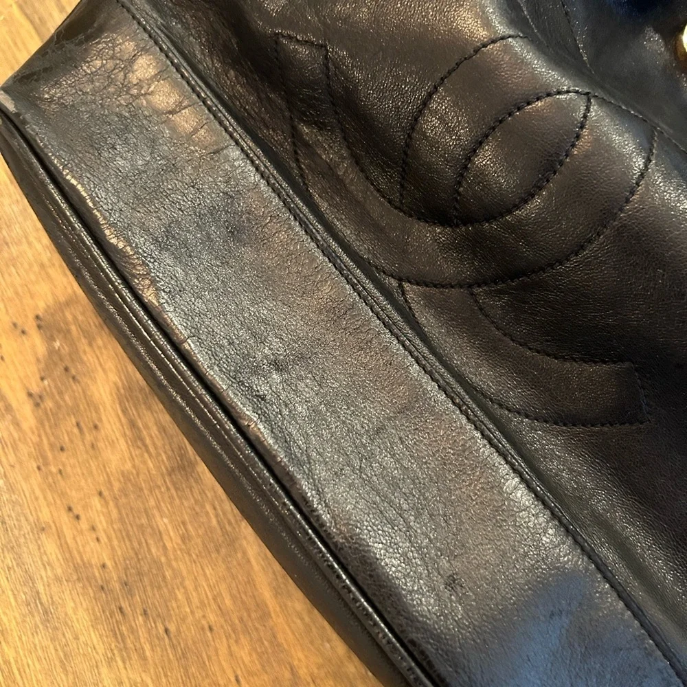 Vintage CHANEL CC Logo Black Caviar Leather BACKPACK added Pouch Drawstring - Picture 16 of 16